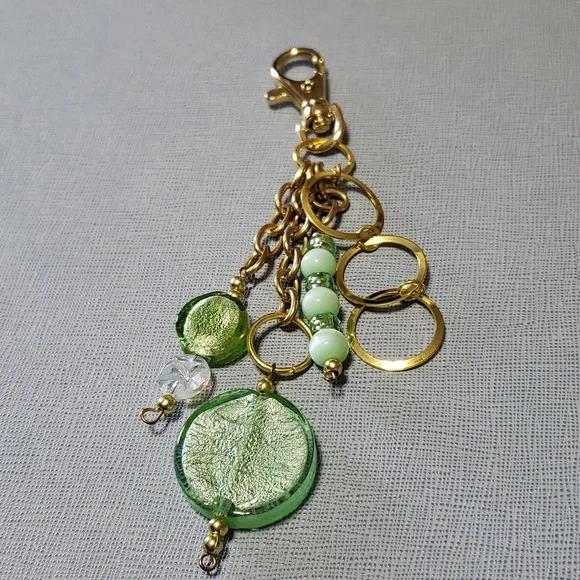 New Green Glass Bead Purse Charm - Picture 1 of 5